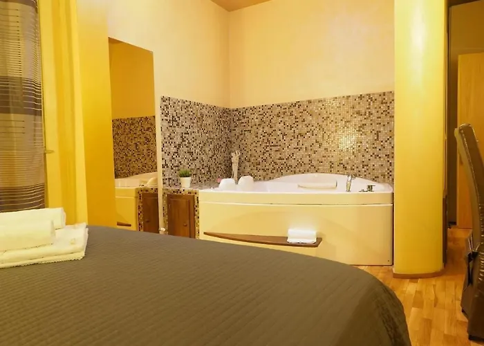 Aparthotel House Borgia 3*